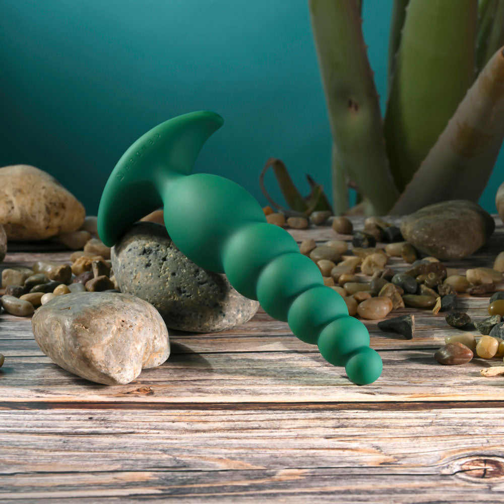 Gender X THE RATTLER - Green 17 cm USB Rechargeable Vibrating and Twirling Anal Plug